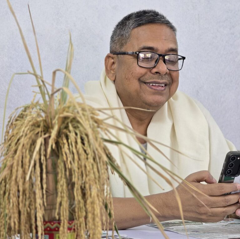 আগামী নির্বাচনে স্বাধীনতা বিরোধীদের বয়কটের আহবান অধ্যাপক বাচ্চুর