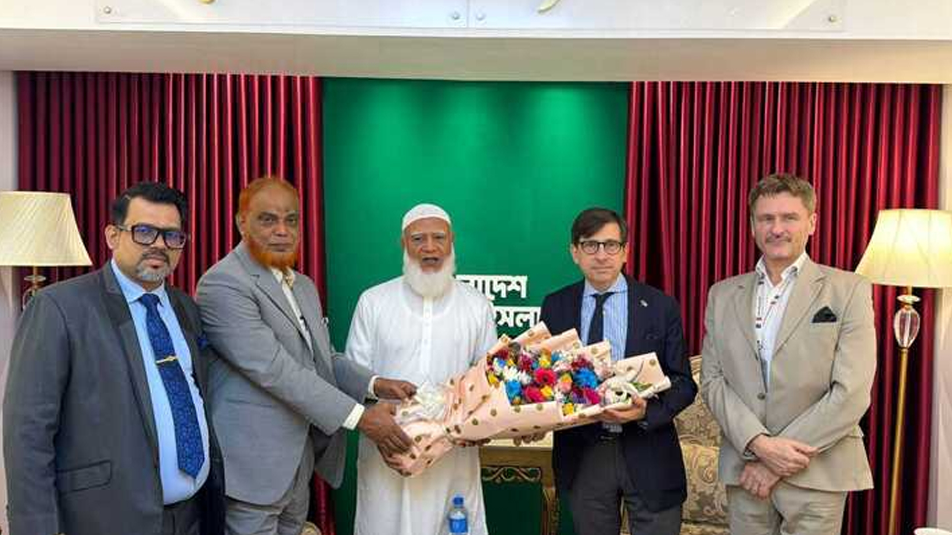 জামায়াত আমিরের সঙ্গে ফ্রান্সের নতুন রাষ্ট্রদূতের সৌজন্য সাক্ষাৎ