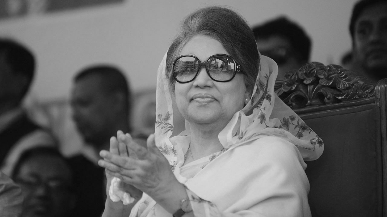 মানিক মিয়া অ্যাভিনিউজুড়ে খালেদা জিয়ার জানাজার প্রস্তুতি