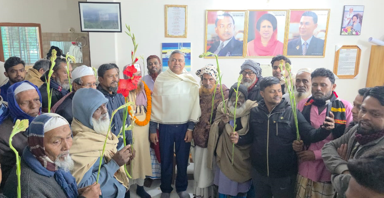 শ্রীপুরে দুই জামায়াতকর্মীসহ বিএনপিতে যোগ দিল শতাধিক মানুষ