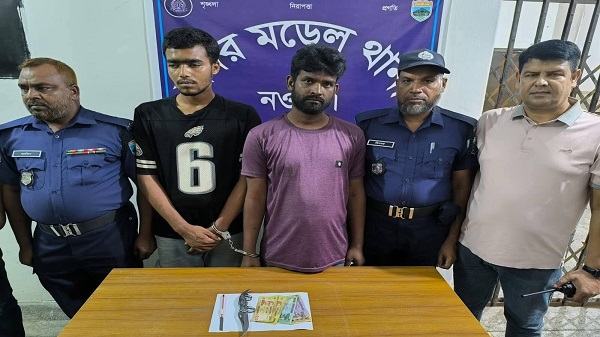 নওগাঁয় রেপিড অভিযানে দুর্ধর্ষ দুই ছিনতাইকারী গ্রেফতার