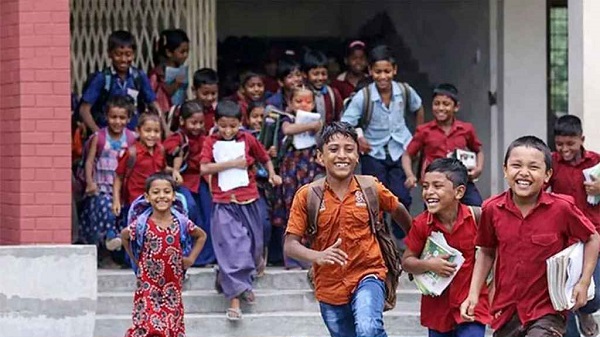 শিক্ষাপ্রতিষ্ঠানে আসছে লম্বা ছুটি
