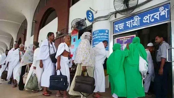 সৌদি আরবে পৌঁছেছেন ৫৮ হাজারের বেশি হজযাত্রী, মৃত্যু বেড়ে ১৫