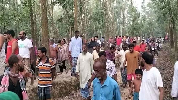গরু চোর সন্দেহে ৩ জনকে পিটিয়ে হত্যা