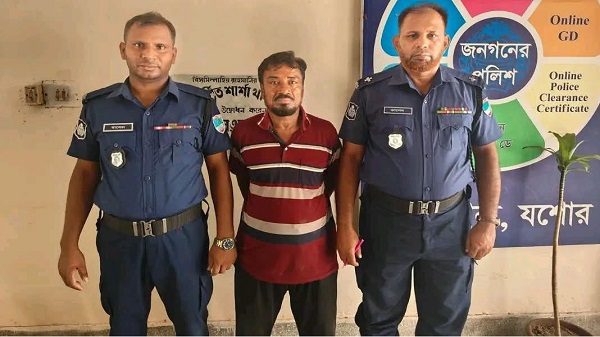 শার্শায় আলোচিত পুত্রবধূকে ধর্ষণের অভিযোগে শ্বশুর গ্রেফতার