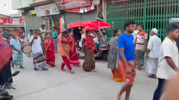 শিবচরে সার্বজনীন মা শীতলা মন্দিরে জাঁকজমক পূজা উদযাপন