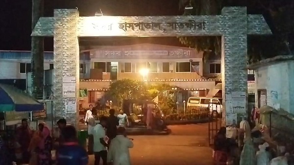 সাতক্ষীরায় ধান বোঝাই ট্রলি নিয়ন্ত্রণ হারিয়ে চালক নিহত