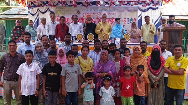 পূর্ব সাপটানা উচ্চ বিদ্যালয়ে শিক্ষক বিদায় ও প্রাক্তন শিক্ষার্থীদের মিলনমেলা অনুষ্ঠিত