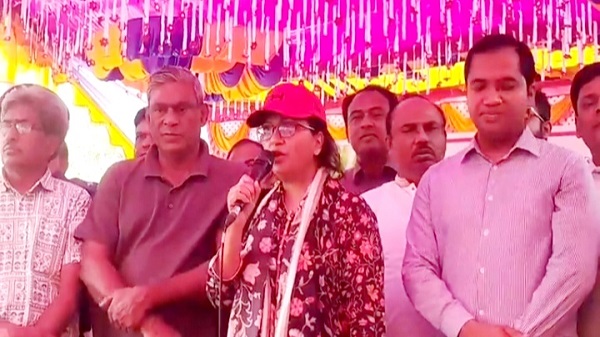 লালপুরে ওয়ালিয়া খাল পুনঃখনন কাজের উদ্বোধন করলেন প্রতিমন্ত্রী পুতুল
