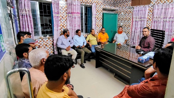 কলমাকান্দা থানায় নবাগত ওসির সঙ্গে সাংবাদিকদের সৌজন্য মতবিনিময়