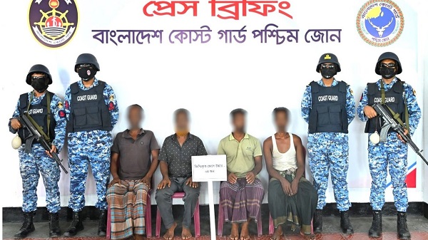 সুন্দরবনে কোস্ট গার্ডের অভিযান, বনদস্যু বাহিনীর দুই সদস্য আটক