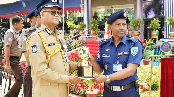 মাদক উদ্ধারে দেশসেরা লালমনিরহাট জেলা পুলিশ, পুলিশ সপ্তাহে বিশেষ সম্মাননা