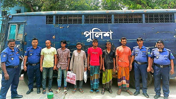 নন্দীগ্রামে ১১০ পিস ইয়াবাসহ ৪ মাদক ব্যবসায়ী ও পরোয়ানাভুক্তসহ আটক ৬