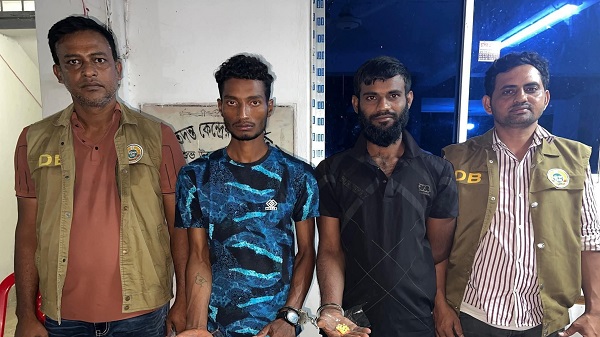 কুয়াকাটায় ডিবি পুলিশের অভিযানে ইয়াবাসহ আটক ২