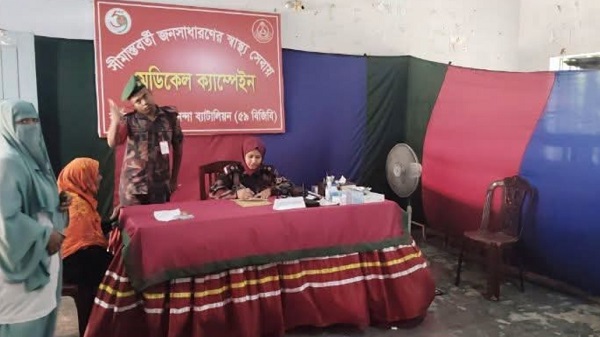 শিবগঞ্জে বিজিবির ফ্রি চিকিৎসা সেবা প্রদান, ও বিনামূল্যে ওষুধ বিতরণ