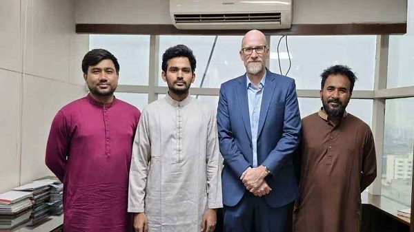 জাতীয় নাগরিক পার্টির কার্যালয়ে মার্কিন কূটনীতিক
