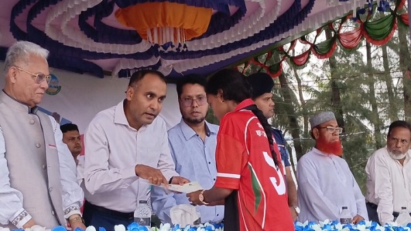 খেলাধুলা শিশুদের সাহস ও আত্মবিশ্বাস বাড়ায়: পটুয়াখালীতে ডিসি শহীদ হোসেন চৌধুরী