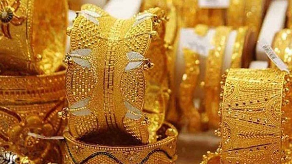 দেশের বাজারে কমলো সোনার দাম, ভরি কত? 