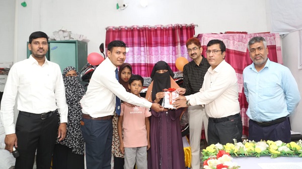 রেমিট্যান্স পাঠিয়ে লটারিতে মোটরসাইকেল জিতলেন শিবচরের রাবেয়া
