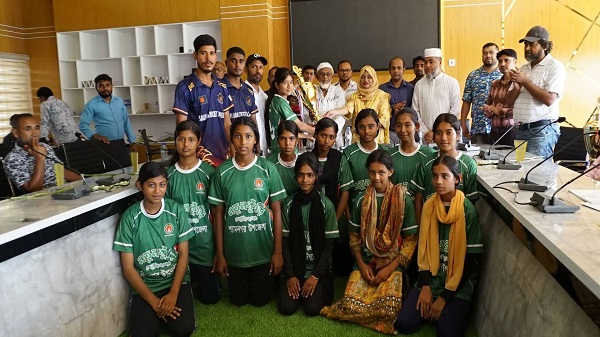 শ্যামনগরে ‘নতুন কুঁড়ি স্পোর্টস-২০২৬’ চ্যাম্পিয়ন দলকে সংবর্ধনা