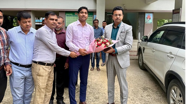 সাতকানিয়া উপজেলা ভূমি অফিস পরিদর্শন করলেন অতিরিক্ত জেলা প্রশাসক