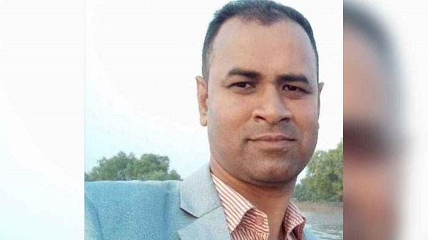 খুলনায় ওষুধ ব্যবসায়ীকে কুপিয়ে হত্যা, স্ত্রী আহত