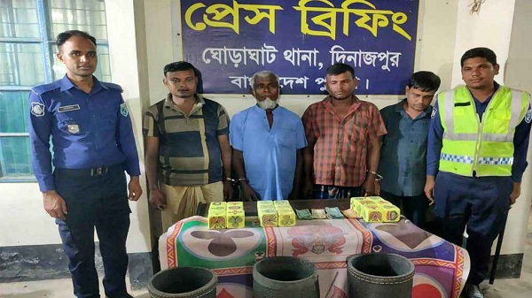 দিনাজপুরে জুয়ার আসরে অভিযান, গ্রেপ্তার ৪