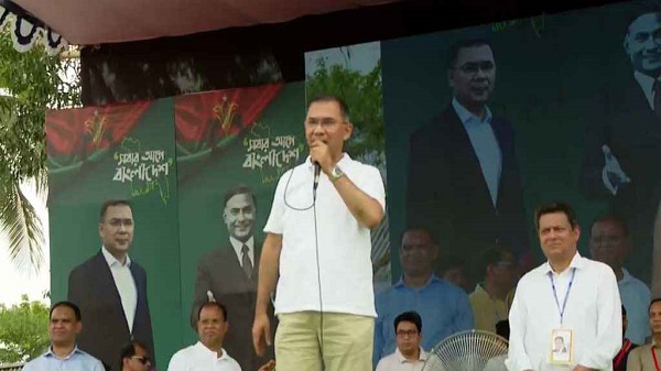 কুমিল্লায় পথসভায় প্রধানমন্ত্রী