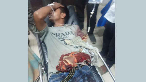 লোহাগাড়ায় দুই অটোরিকশা চালক গুলিবিদ্ধ