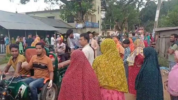 জয়পুরহাটে ট্রাকচাপায় এনজিও কর্মীর মৃ’ত্যু