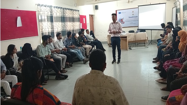 ডিজিটাল গণতন্ত্র ও মতপ্রকাশের স্বাধীনতা বিষয়ে হাফ-ডে অরিয়েন্টেশন অনুষ্ঠিত