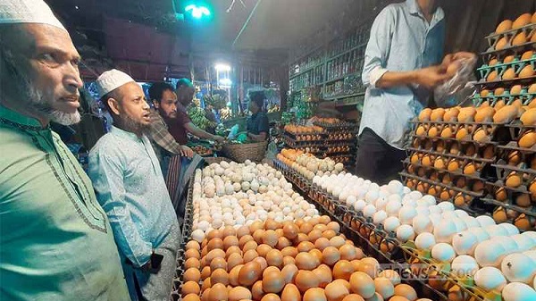 হঠাৎ বেড়েছে ডিমের দাম, কারণ কী?