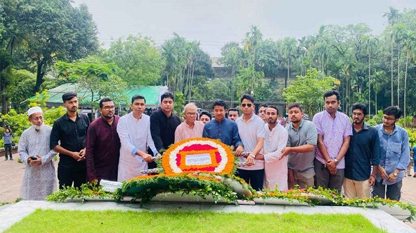 জাতীয় কবির সমাধিতে ঢাবি ছাত্রদলের শ্রদ্ধা