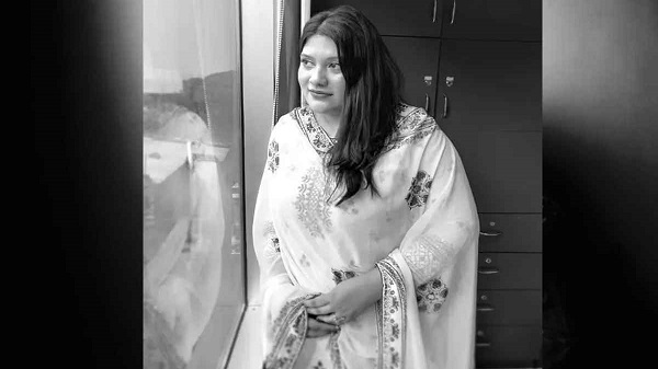 যে ছবি মৃত্যুর পর প্রকাশ করতে বলেছিলেন কারিনা কায়সার