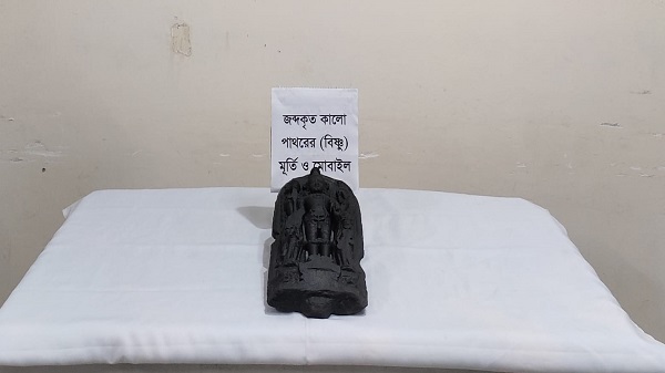 দিনাজপুরে র্যাবের অভিযানে বিষ্ণুমূর্তি উদ্ধার, আটক ২