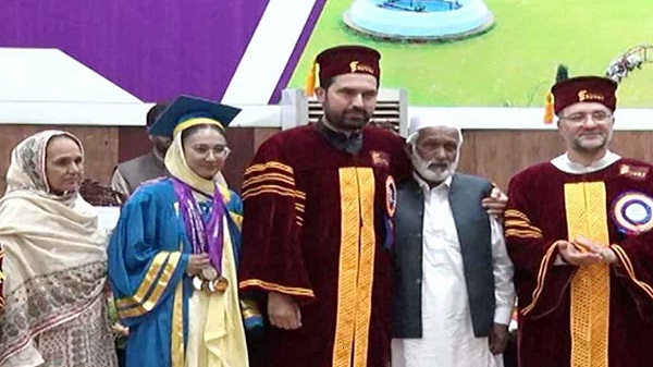 দর্জির মেয়ের ইতিহাস গড়া সাফল্য, এমবিবিএসে পেলেন ১৭ স্বর্ণপদক