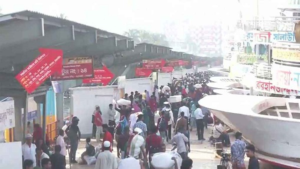 ঈদের ছুটি শেষে রাজধানীতে ফিরছে মানুষ