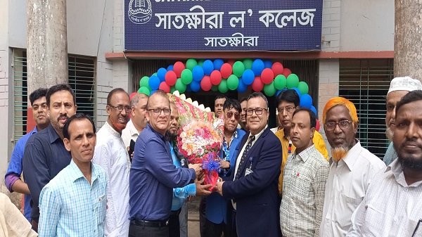 সাতক্ষীরা ল কলেজে জাতীয় বিশ্ববিদ্যালয়ের ভিসির পরিদর্শন