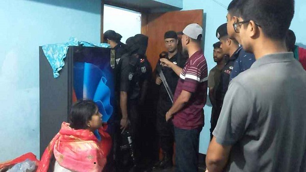 ঋণের চাপে স্ত্রীকে হত্যার পর শিশুসহ আত্মহত্যা