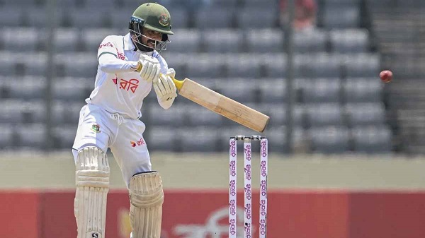 টেস্টে নতুন কীর্তি গড়লেন মুমিনুল