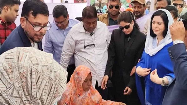 কড়াইল বস্তিতে ‘ফ্রি হার্ট ক্যাম্প’ উদ্বোধন করলেন জুবাইদা রহমান