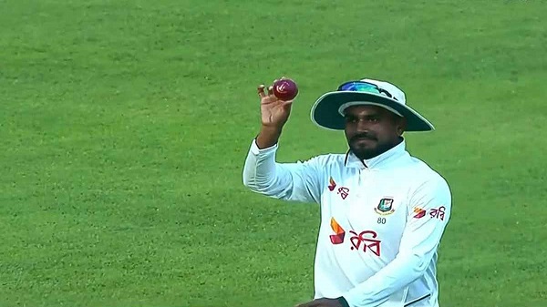 মিরাজের স্পিন ঘূর্ণিতে শেষ বিকেলে অলআউট পাকিস্তান