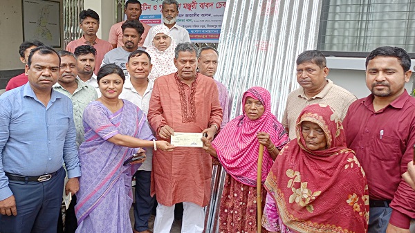 দিনাজপুরে সংসদ সদস্য সৈয়দ জাহাঙ্গীর আলমের দিনব্যাপী কর্মসূচি