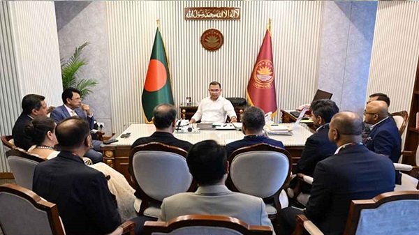 প্রধানমন্ত্রীর সঙ্গে বিজিএমইএ ও বিকেএমইএ নেতাদের সাক্ষাৎ