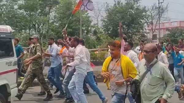 বিধানসভা নির্বাচন ‘জয় বাংলা’ ও ‘জয় শ্রী রাম’ স্লোগান নিয়ে তুমুল সংঘর্ষ!