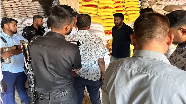 সীতাকুণ্ডে অবৈধভাবে মজুদ সরকারি চাল উদ্ধার, র্যাবের অভিযানে আটক ১