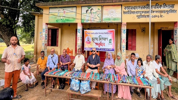ছাতকে প্রবাসীর মানবিক উদ্যোগে শিক্ষার্থীদের মাঝে ছাতা বিতরণ