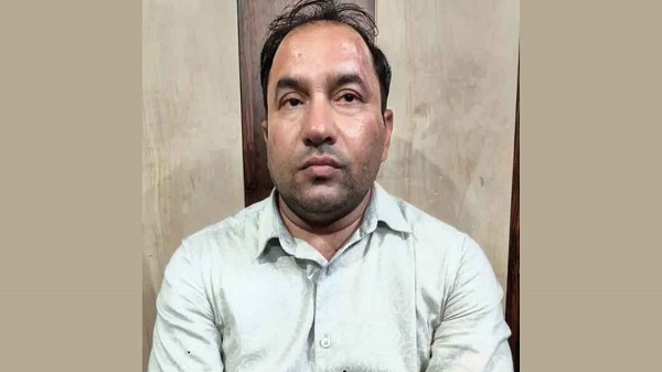 ‘ডার্লিং তোমার জন্য প্রশ্ন জোগাড় করেছি’, বিশ্ববিদ্যালয় ছাত্রীকে শিক্ষক