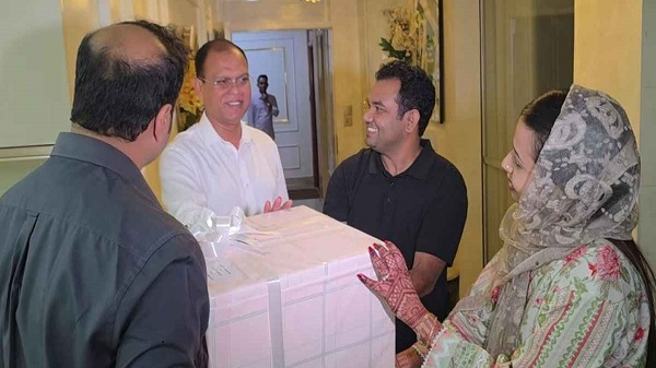 সেই নবদম্পতির জন্য উপহার পাঠালেন প্রধানমন্ত্রী