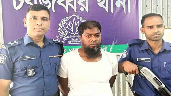 কবিরাজি চিকিৎসার নামে ছাত্রীর শ্লীলতাহানি, প্রধান শিক্ষক গ্রেপ্তার